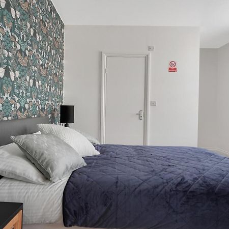 Place To Stay In Longbridge Barking  Eksteriør billede