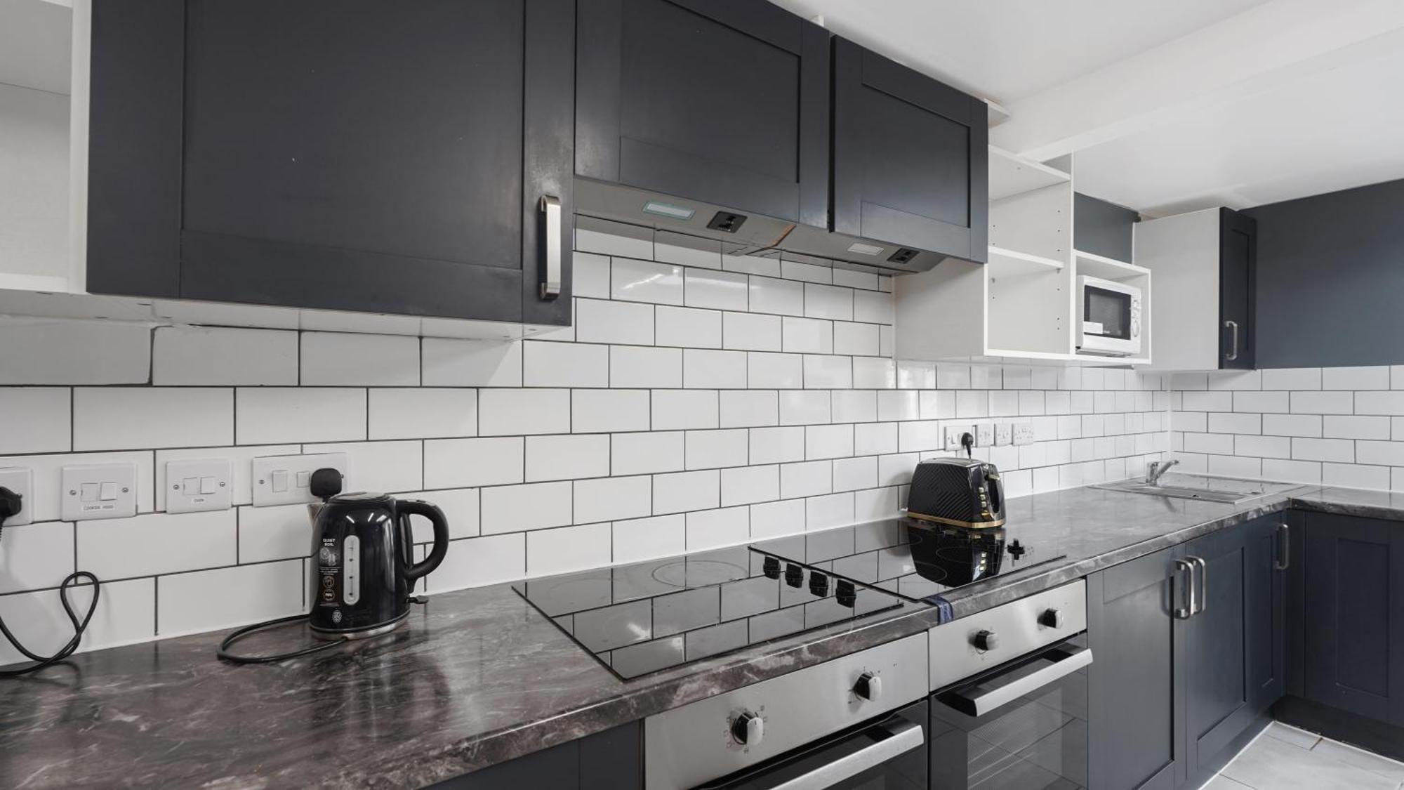Place To Stay In Longbridge Barking  Eksteriør billede