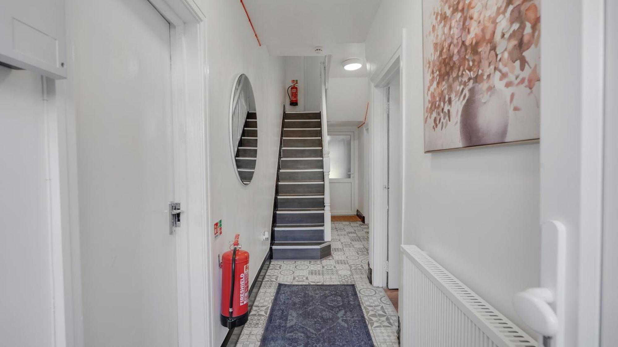 Place To Stay In Longbridge Barking  Eksteriør billede