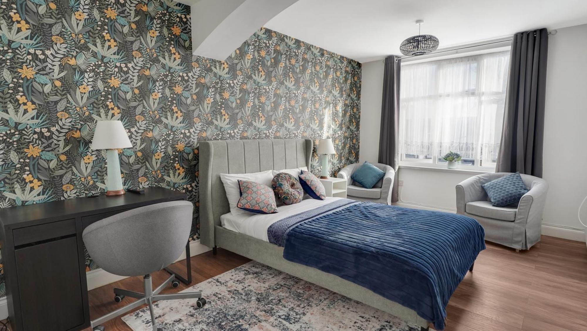 Place To Stay In Longbridge Barking  Eksteriør billede